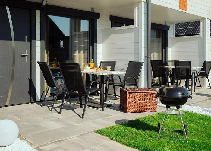 2 Bedroom Amazing In Σπίτι διακοπών Sarbinowo